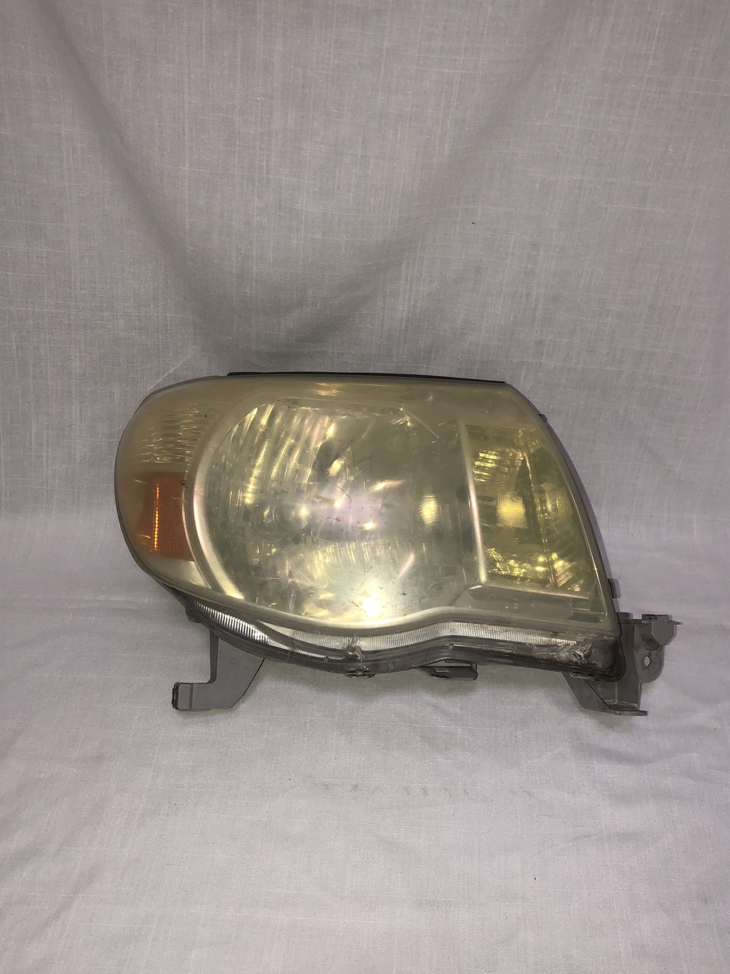 2006 Toyota Tacoma Original Headlights