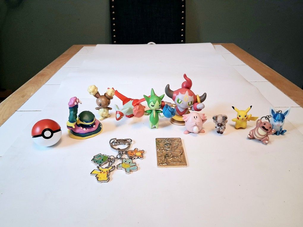 Pokemon Random Toy Figurine Lot Of 13 Random Things