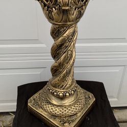 The Twisted Pedestal 