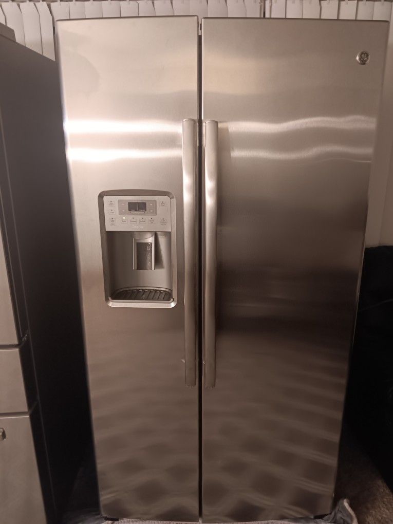 Stainless Steel GE Refrigerator 