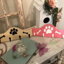 Dog leash wall hook hanger