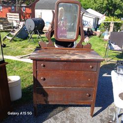 Dresser