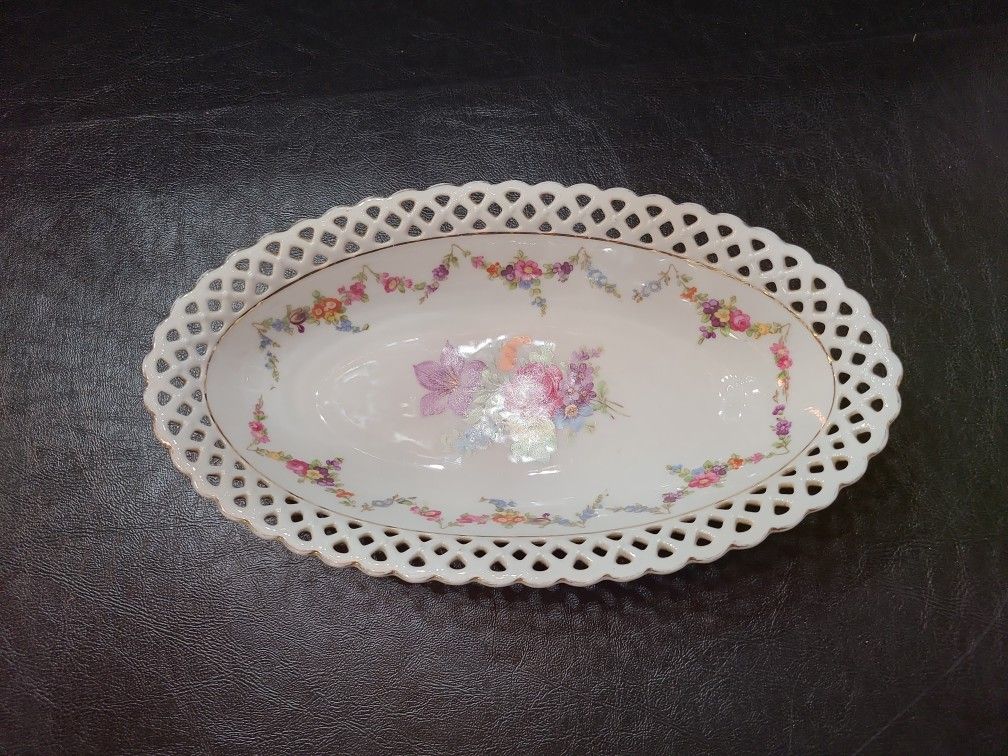 Schumann Reticulated Barvia Serving Bowl