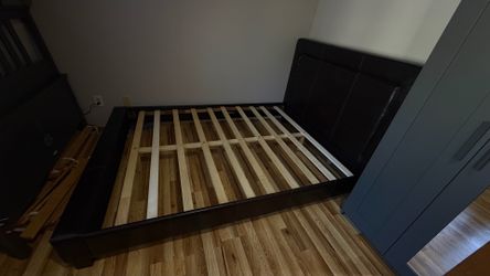 Queen bed free!!!
