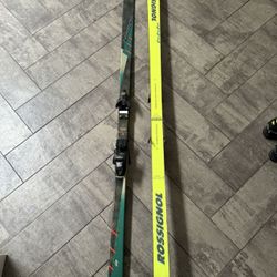 Men’s Rossignol Skis