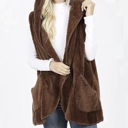 Womens Sleeveless Faux Fur Hooded Vest with Pockets Light Brown