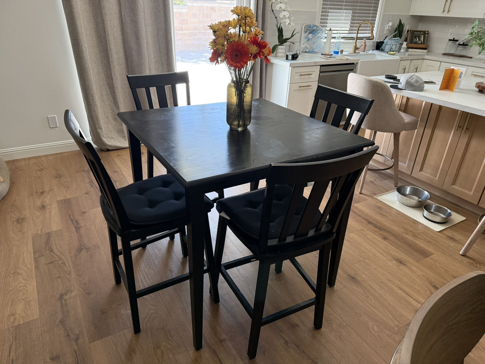 Black Dining Table And Chairs