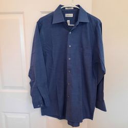 Mens Van Heusen  Shirt  15-15 1/2 M