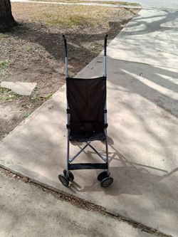 Lightweight umbrella stroller