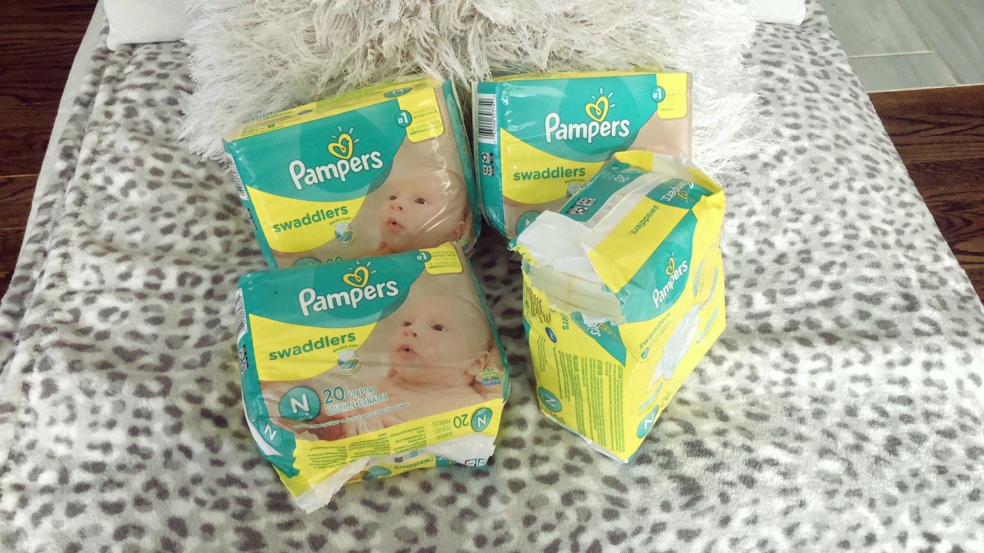 Pampers Swaddlers Diapers, Newborn (Up to 10 lbs.), Total 80