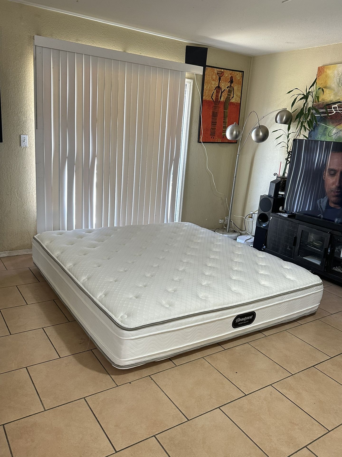 KING SIZE MATTRESS BEAUTYREST HOSPITALITY. Firm On Price