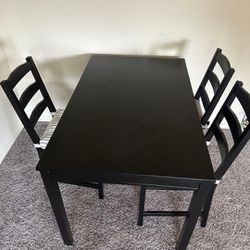 Table With 3 Chairs Excellent Condition 