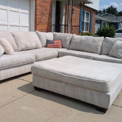 🛋️💥 Ashley Rawcliffe Sectional With Ottoman💥 Free Delivery And Financing Available!
