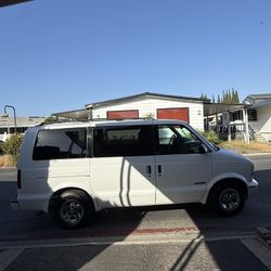 2001 Chevrolet Astro Van