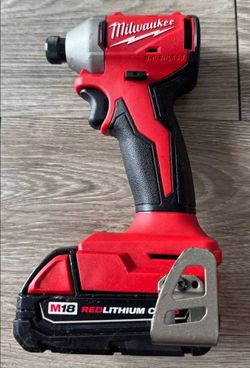Milwaukee M18 3650-20 Brushless 1/4" Hex Impact Driver Kit w/ Battery Charger