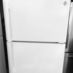 GE Refrigerator 