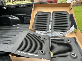 TOYOTA TACOMA 2024-PRESENT CARPET/RUBBER FLOOR MATS BRAND NEW 