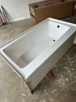 Alcove bathtub 32 x 60 acrylic glossy deep soak right hand drain