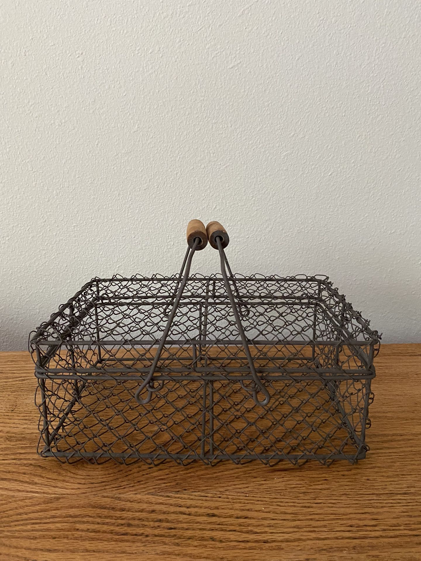 Egg Basket with Lid