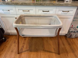 Baby Bassinet with Wood Legs