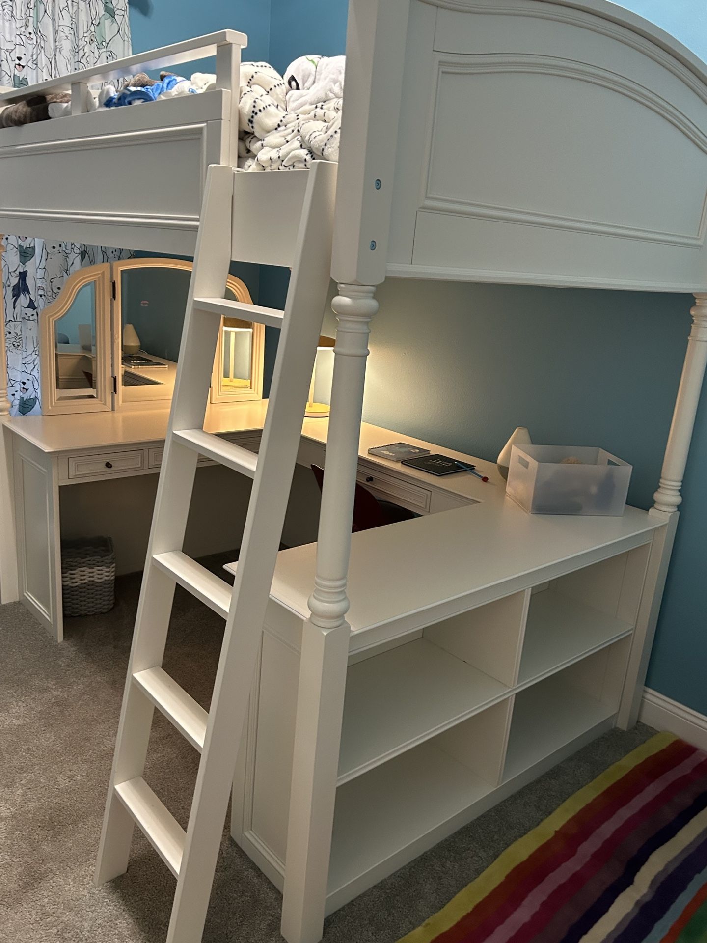 Kids Chelsea Vanity Bed