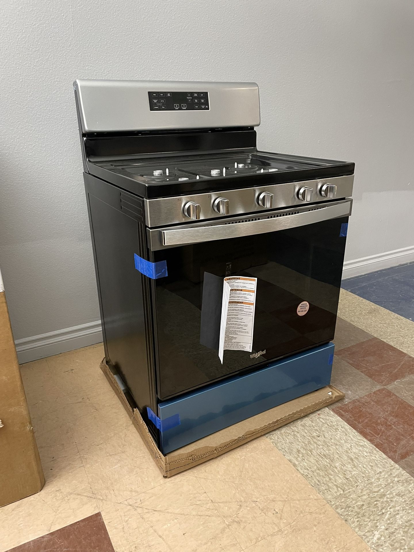 New Whirlpool Gas Stove With Air fry for Sale in Corona, CA OfferUp