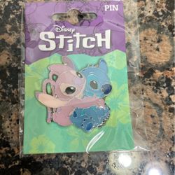 Angel & Stitch Hug Pin