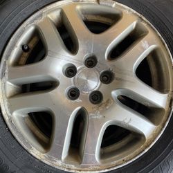 4 Tires and Wheels 215 60R 16