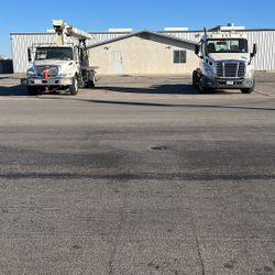 2012 Freightliner Cascadia//2014 International DUROSTAR 