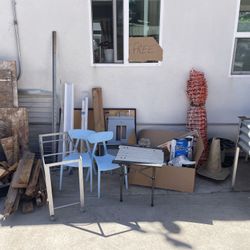 FREE items IN ALLEY behind 1258 Cypress Ave