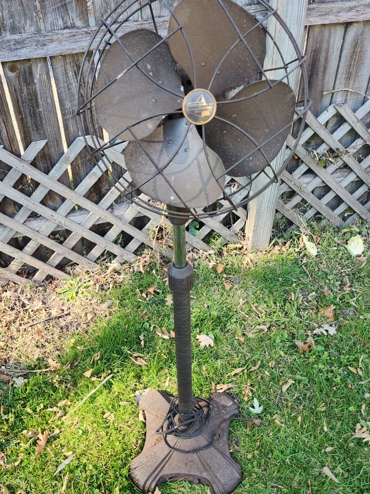 Rare 1940s Vintage Emerson pedestal fan