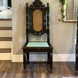 6 Dining Room Chairs From The 1940’s