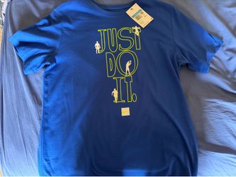 New- men’s medium Nike shirt