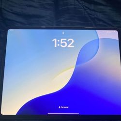 IPAD 13 INCH M4 BUNDLE- READ DESCRIPTION 