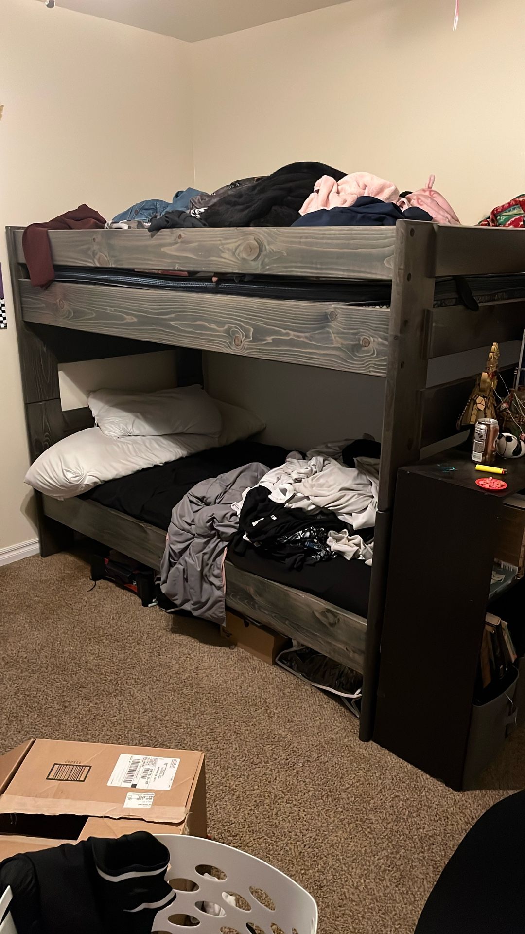 Twin over twin Bunk bed - Perfect condition!