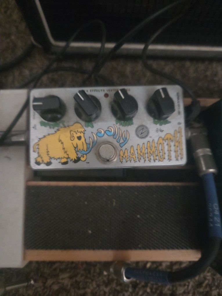 Mammoth Fuzz Pedal