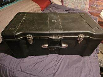 heavy duty plastic footlocker