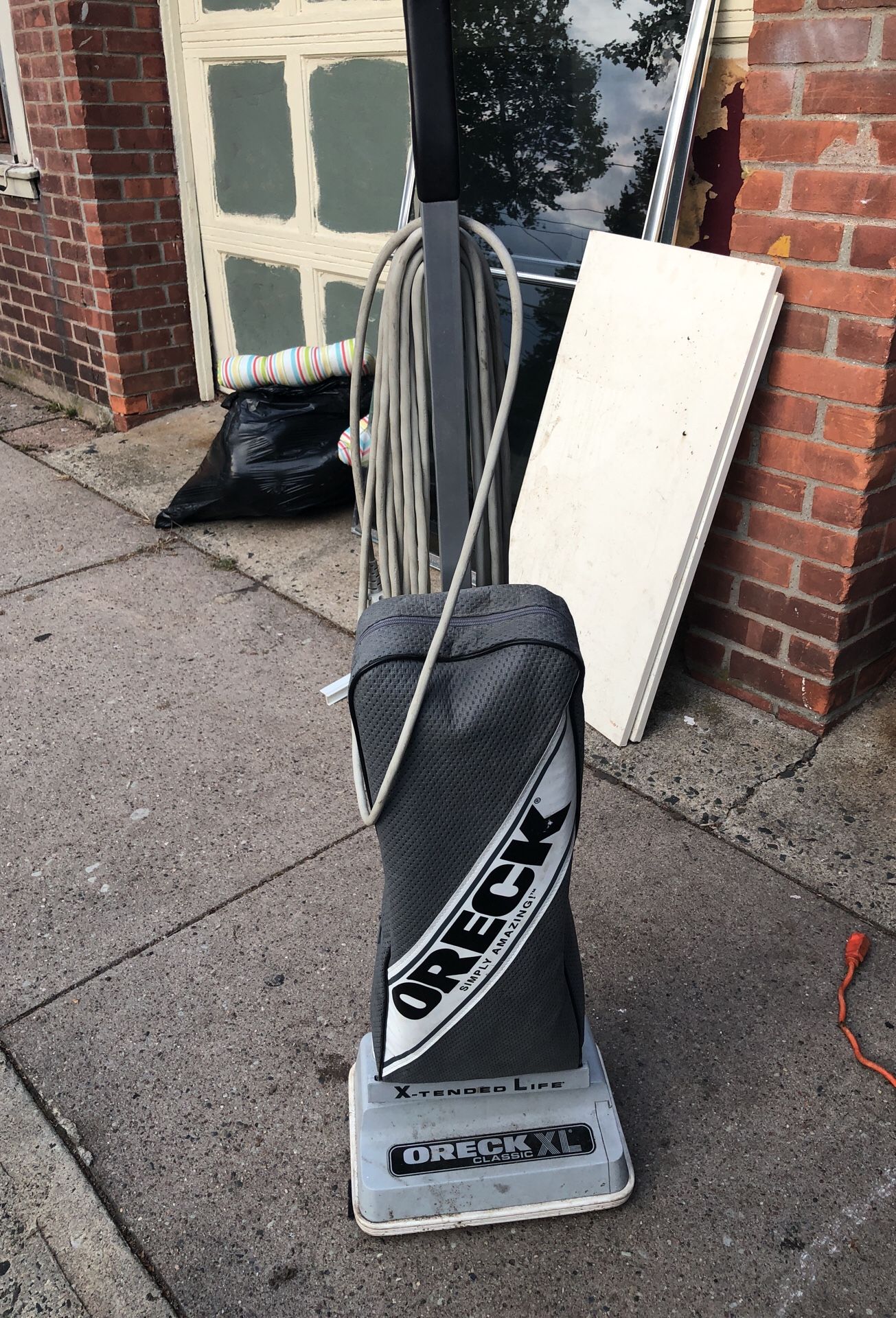 Oreck classic xl vacuum cleaner with original manual