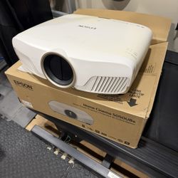 Epson Home Cinema 5050UBe