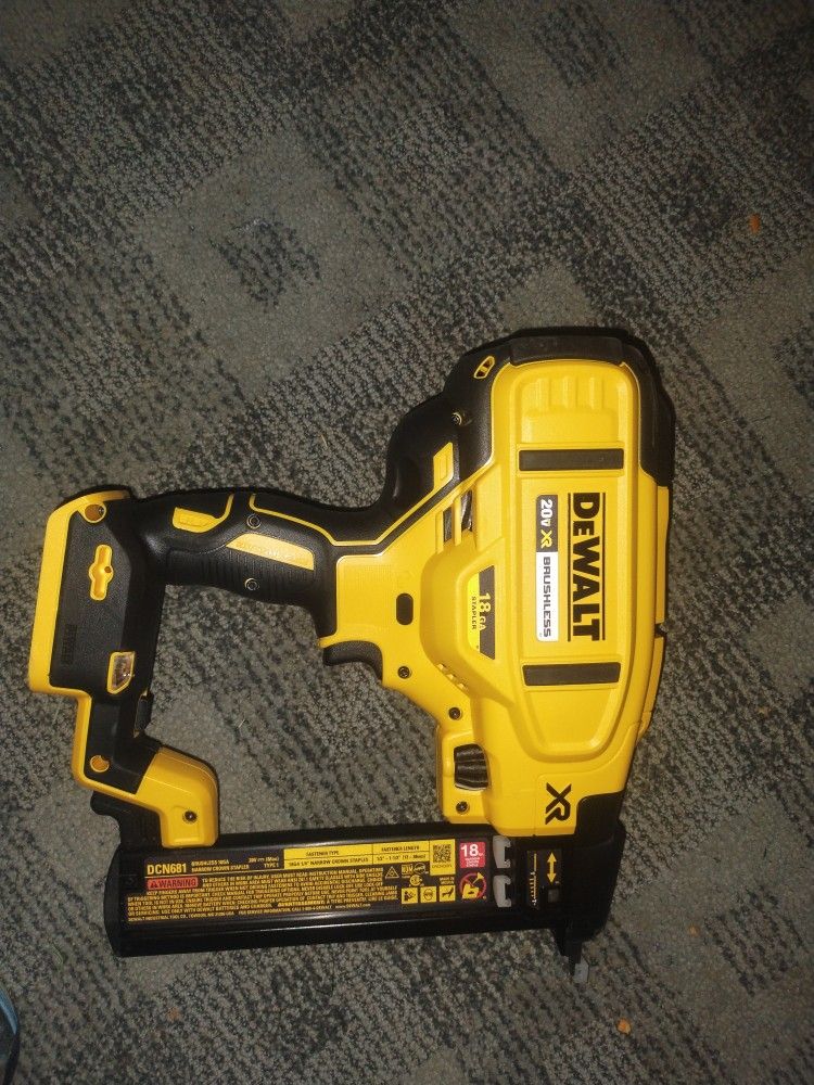 DeWalt 20v 18g Crown Stapler