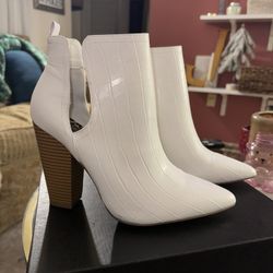 Pointed Toe White Heeled Booties