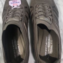 Sketchers Shoes-New