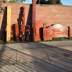 Free.queen Wood Bed Frame 