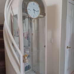 Clock Missing Shelves. Chime Weights Will Need To Be Put On After Purchase. 