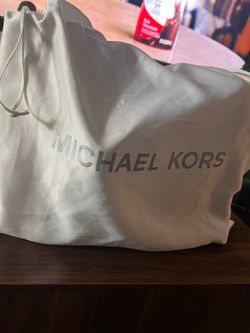 Michael Kors light pink bag