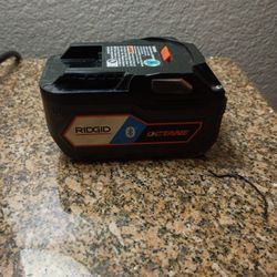  Ridgid 18-Volt OCTANE Bluetooth 9.0 Ah High Capacity Battery.