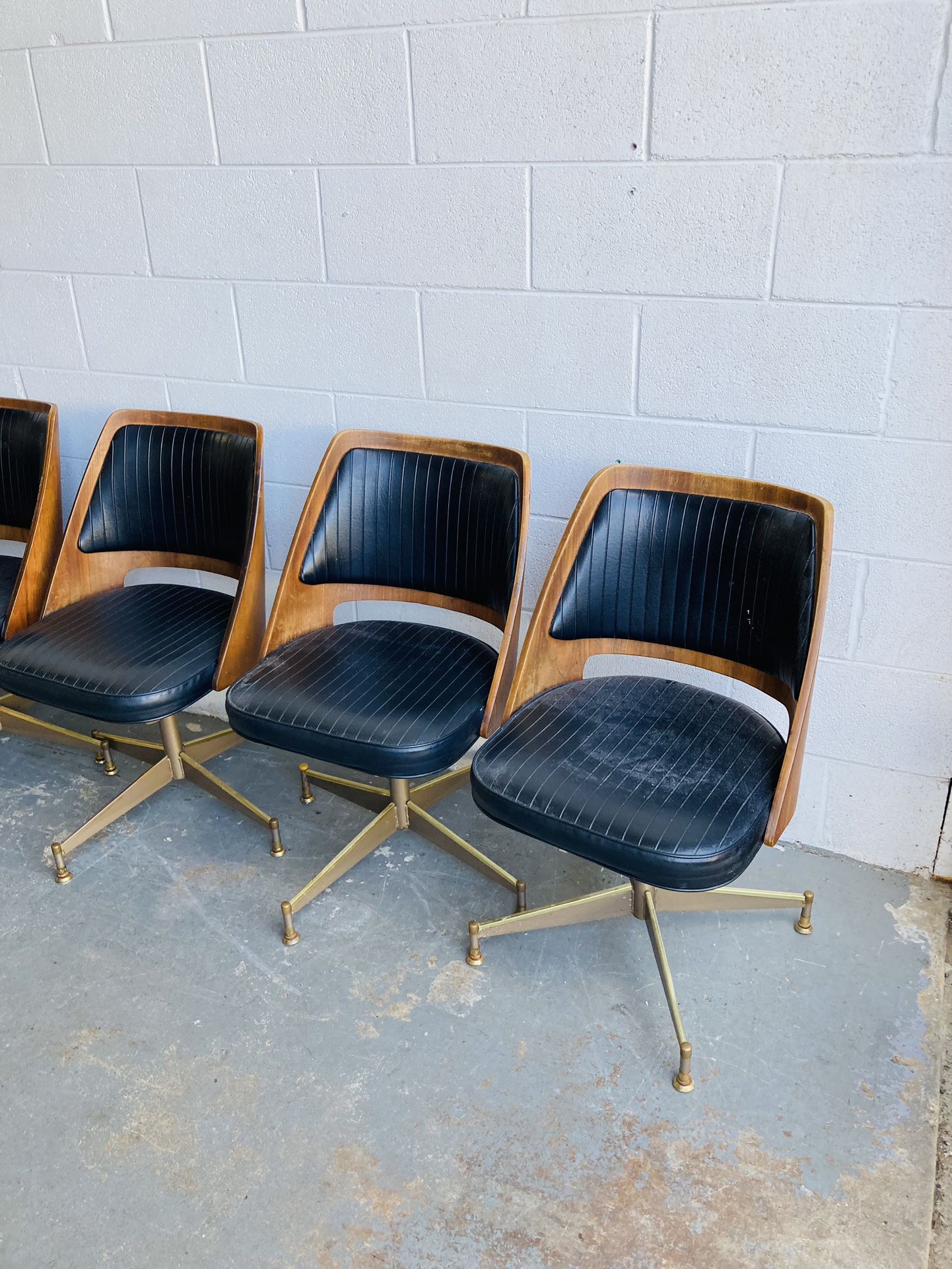 set of 6 Mid Century Modern Brody molded swivel chairs, vintage Dining chairs, excellent! walnut