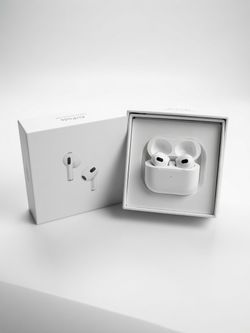 *NEW* Apple AirPods (3rd Generation) w/ MagSafe Charging Case