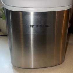 Countertop  ice Maker