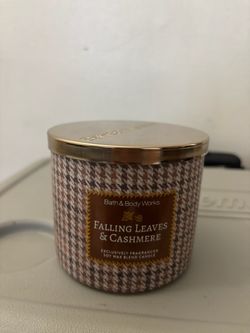 bath n body 3 wick candle